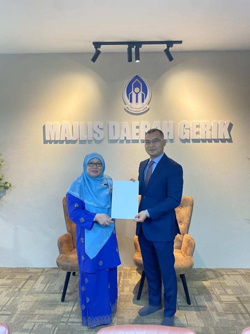 Perbincangan perlantikan Majlis Daerah Gerik sebagai rakan strategik kepada pembangunan Adikarianz Marching Bands (AMB), SK Sri Adika Raja Gerik.