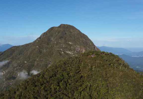 GUNUNG KERUNAI